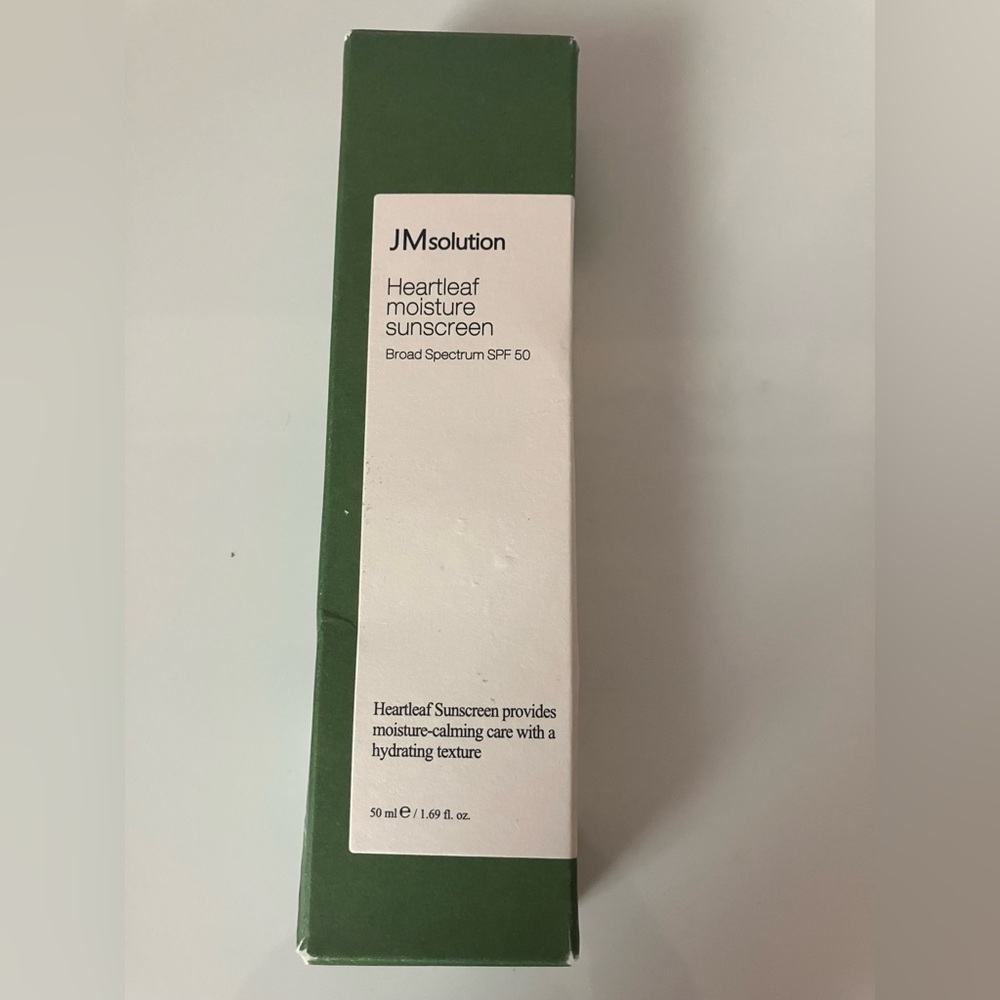 JMsolution - Heartleaf Moisture Sunscreen SPF 50 - 1.69oz